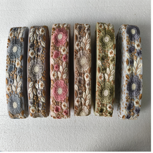 ริบบิ้นออร์แกนซ่าปักลายดอกไม้แบบคลาสสิกสั่งทำพิเศษ ผ้าฝ้าย 100% เป็นมิตรกับสิ่งแวดล้อม สำหรับตกแต่งเสื้อผ้าสตรี รุ่น Six - Product Image 1