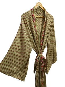 Albornoz largo peso ligero Vintage Sari Robe suave playa fiesta vestido indio hecho a mano seda Kimono - Product Image 3