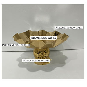 Tazón de Cobre Martillado a Mano de Indian Metal World, Tazón Decorativo con Borde Festoneado Único, Plato para Servir Decorativo para el Hogar, Tazón para Chocolate - Product Image 5