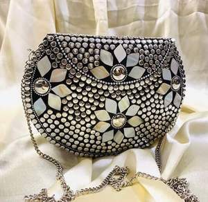 Bolso de mano de madera y resina de diseñador hecho a mano para mujer, bolso de mano de resina de diseñador hecho a mano y bolsos de mujer al mejor precio - Product Image 2