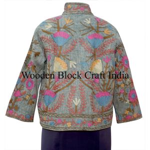 Veste matelassée pour femme faite à la main, automne/hiver, broderie Suzani, courte, en coton tissé rayé, style traditionnel, design boutonné - Product Image 5