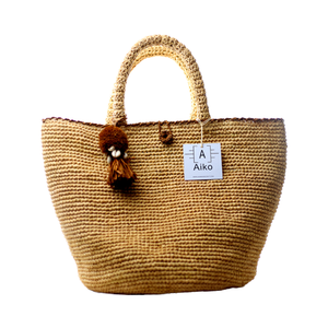 Madagascar handwoven rơm của phụ nữ tote túi với Pom Pom thanh lịch và phụ kiện phong cách - Product Image 4