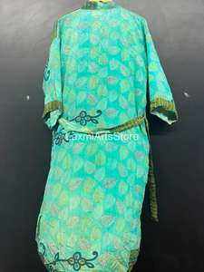 Robe kimono en soie crêpe de luxe pour femmes |   Écharpe en soie de sari recyclée à taille élastique |   Vêtements de plage et de détente printemps-été-automne, cadeau - Product Image 6