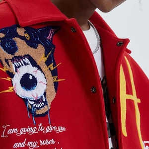 Vestes universitaires de style varsity pour hommes de haute qualité personnalisées, col montant, broderie, manches en cuir, saison hivernale, style streetwear - Product Image 4