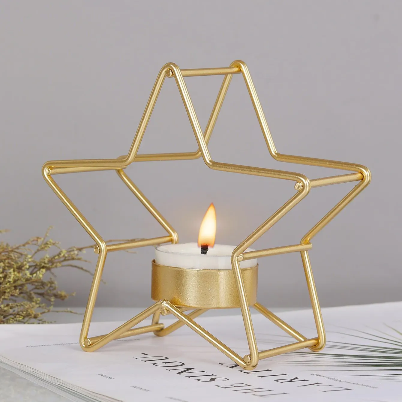 Metall Eisen Stern geformt T Licht halter Messing Gold Farbe Klassisches Design Kerzenhalter & Kerzen ständer Für Weihnachts dekor Hand gefertigt