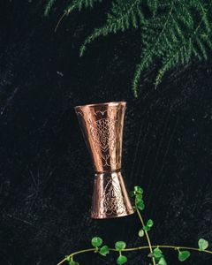 Vaso de cobre para almacenar agua con propiedades naturales para mejorar la hidratación y la digestión - Product Image 2