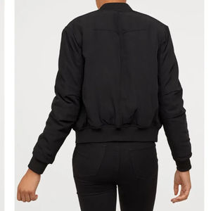 Blouson aviateur homme à bord robuste avec matériau durable et fermeture éclair à l'avant pour les aventuriers urbains Blouson aviateur homme en polyester/coton - Product Image 4