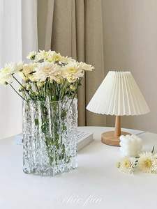Vase de fleurs en verre taillé en cristal fabriqué à la main idéal pour les célébrations d'anniversaire de fiançailles ou les halls d'hôtel - Product Image 5