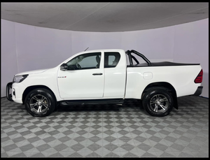 Voiture d'occasion de qualité à prix abordable, Toyota Hilux 2.4 GD-6 2020, carrosserie relevée SRX, cabine étendue, conduite à droite - Product Image 5