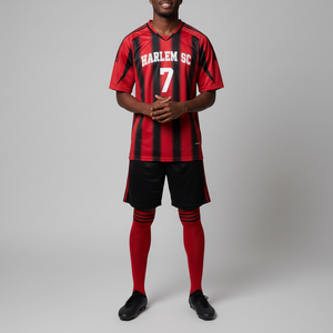 Vente en gros d'usine, qualité supérieure, 100% polyester, sublimation, maillot de football/soccer rétro à rayures rouges, col en V, manches courtes, séchage rapide - Product Image 1