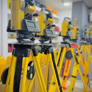Estación total Topcon GM-52 serie, disponible para la venta en buen estado - Product Image 1