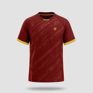 Camiseta de Entrenamiento de Cricket Personalizada para Hombre, Color Granate, Absorbente de Humedad, Impresión Sublimada, Cuello Redondo, Poliéster 100%, Deportiva Premium - Product Image 1