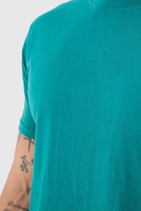 ปรับแต่งเสื้อยืดคอกลมระบายอากาศผ้าฝ้าย 100% คุณภาพระดับพรีเมียมพร้อมเสื้อยืดแขนสั้นสําหรับผู้ชาย ผลิตโดยผลิตภัณฑ์ Huzaifa - Product Image 5