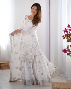 Nuevo Diseño Moderno de Salwar Kameez Sharara Palazzo con Georgette y Microtrabajo de Hilo y Lentejuelas, de Secado Rápido, para Vestimenta Modesta - Product Image 4