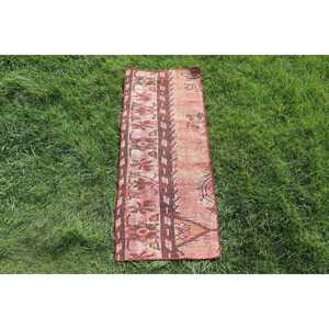 Alfombra Turca Vintage Pequeña de 1.4x3.2 pies, Alfombra de Lana Roja - Product Image 1