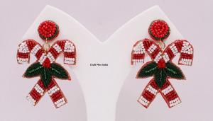 Joyería Navideña Hecha a Mano de Estilo Bohemio Cristiano con Bordado de Árbol de Navidad Verde, Cristales y Perlas de Imitación - Product Image 3