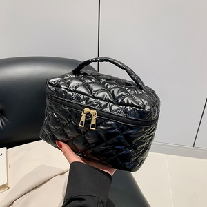 Estuche y bolsa de cosméticos multifuncional al por mayor con correa para cinturón, organizador de brochas de maquillaje y accesorio de viaje para maquilladores - Product Image 3