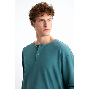 เสื้อสเวตเชิ้ตผู้ชาย GRIMELANGE Lorenzo รุ่นพิเศษ ผ้าฝ้ายออร์แกนิก 100% ลาย Rustik พร้อมกระดุมตกแต่ง ทรงปกติ - Product Image 6