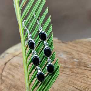 Boucles d'oreilles en argent sterling 925 avec onyx noir, bijoux en pierres précieuses naturelles de style bohème pour mariages et fêtes - Product Image 1