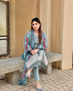 Robe imprimée en pur coton exclusivement conçue Broderie lourde Style ethnique Matériau en soie Patch unique Autres accessoires ethniques - Product Image 4