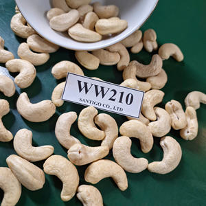 Vente en gros de noix et amandes SANTIGO en vrac noix sèches Kaju noix de cajou WW210 Service 24/7 - Product Image 1