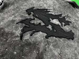 Sweat à capuche brodé en détresse à l'épaule pour hommes respirant et confortable à porter - Product Image 3