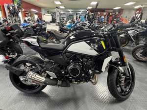 มอเตอร์ไซด์กีฬา cfmotos 2024 700cl-X กีฬาใหม่