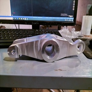 Fabricant de services d'usinage CNC personnalisé de haute précision pour les pièces métalliques en aluminium anodisé OEM ODM avec fil EDM - Product Image 3