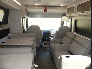 1F66F5DN4P0A12127 Nueva Autocaravana de Lujo Clase A 2025 con Motor a Gasolina y Amplio Interior Deslizable - Product Image 6