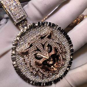 Mossinate de buena calidad colgante personalizado Cabeza de Vaca plata esterlina Animal joyería D Vvs Moissanite colgante - Product Image 1