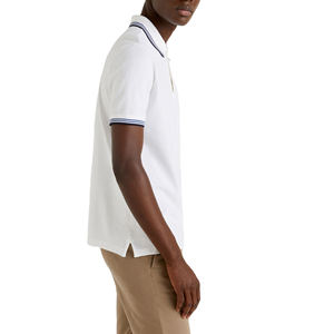 Vente de gros T-shirts polo uni en polyester T-shirt polo pour hommes Chemises polo pour hommes avec logo personnalisé - Product Image 4