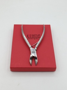 Al por mayor: Mejores cortaúñas curvos de acero inoxidable plateado para cutículas, con logotipo personalizado, colores de embalaje y instrumentos de belleza. - Product Image 2