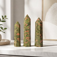 Tour de cristal vert naturel poli, pierre de guérison, pointe décorative pour la maison, cadeau pour collectionneurs et amateurs d'énergie