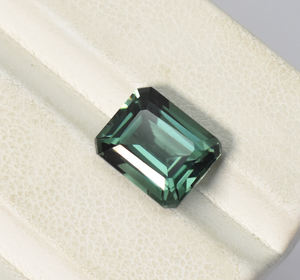 Tourmaline verte Quartz Gemstone Emerald Cut Octogone Lab Tourmaline Couleur Bijoux Tailles 11X9mm 12X10mm Pierres précieuses en vrac - Product Image 3