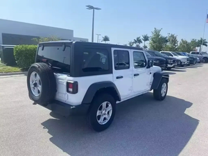 2021 J e p W r a n g le R Sport S AWD SUV Caja de cambios automática Asientos de cuero Panorámico R16 Izquierda Aleación de aluminio oscuro Coche usado - Product Image 2