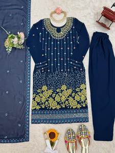 Travail de broderie de créateur Femmes lourdes Shalwar Kurta dans les fonctions et les mariages pour dames Inde et Pakistan - Product Image 2