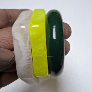 Bracelets en résine personnalisés OEM ODM avec logo, bracelets de mode personnalisés, fabricant en gros - Product Image 1