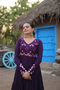 Vêtements ethniques Kurti de meilleure qualité en pur coton brodé pour femmes - Product Image 4