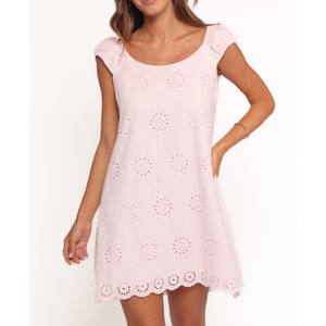 ชุดเดรสผู้หญิงทันสมัย ออกแบบเพื่อเสริมสไตล์ความเป็นผู้หญิง ด้วยทรงพลิ้วไหว และความสบายในแบบแฟชั่นประจำวัน จากอินเดีย - Product Image 4