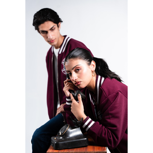 Chaquetas universitarias de colección de invierno OEM para hombres y mujeres patrón de letras bordado de chenilla suelta elegante - Product Image 6