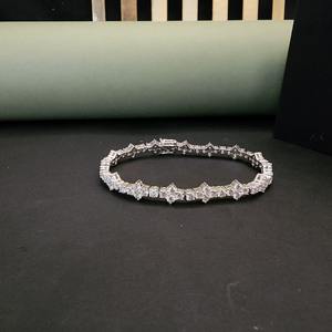 สร้อยข้อมือแฟชั่น15CT เพชรสำหรับปลูกในห้องปฏิบัติการทรงกลมทำจากทองคำ14kt สำหรับทุกโอกาส - Product Image 4