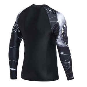 Camiseta de compresión (Rash Guard) de MMA personalizada al por mayor para adultos, de manga larga, transpirable, anti-UV UPF50, de secado rápido, 100% poliéster para entrenamiento. - Product Image 5