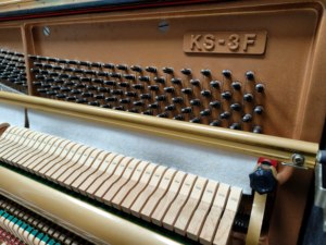 Piano Acústico Vertical Usado KAWAI KS3F de Grado Profesional Japonés con Estilo Mecánico para Exportación al por Mayor, Listo para Enviar - Product Image 5