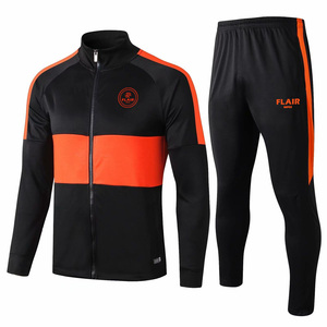 Maillot de football rétro de haute qualité pour hommes, ensemble de sports d'hiver avec nom et logo personnalisables imprimés - Product Image 1