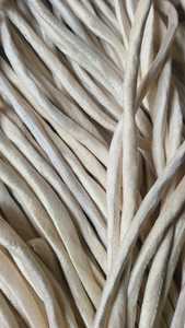 Cordon de ruban de soie Sari avec ficelle à l'intérieur Idéal pour les projets d'art et d'artisanat et pour les créateurs de bijoux pour la revente - Product Image 5