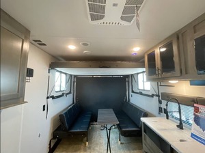 Se vende F-o-r-e-s-t R-i-v-e-r R-o-g-u-e 3-2-7-S-U-T 2023 usado. - Product Image 6