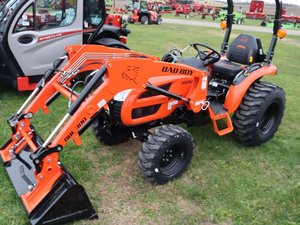 Mini tracteurs d'occasion Bad Boy 10 Series - 1025H 24 HP avec chargeur 105 à vendre - Product Image 5