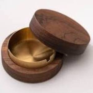 ที่เขี่ยบุหรี่ไม้ทรงกลมพร้อมเปลือกไม้ดีไซน์สำหรับใช้ในบ้านและสำนักงาน - Product Image 5