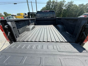 Camioneta Pickup 2024 de Servicio Pesado, 1 Tonelada, Cabina Doble, 4x4, Caja Larga de 8 Pies, Transmisión Automática, Equipada con Interior de Cuero - Product Image 3