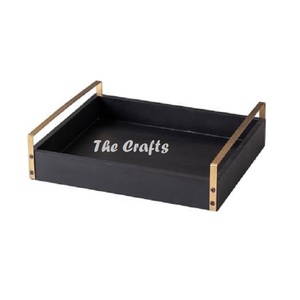 Plateau de service en bois de couleur noire avec poignées en métal, forme rectangulaire, plateau de service pour chocolats et aliments à prix avantageux - Product Image 1